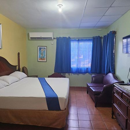 Palm Bay Guest House&Restaurant Montego Bay Extérieur photo