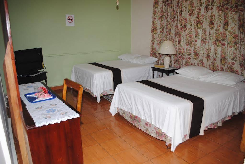 Palm Bay Guest House&Restaurant Montego Bay Extérieur photo