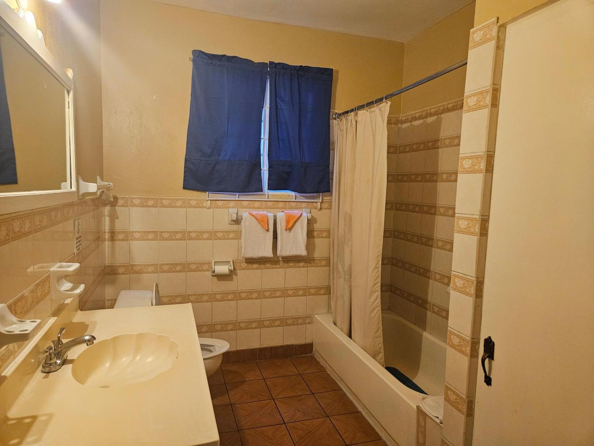 Palm Bay Guest House&Restaurant Montego Bay Extérieur photo