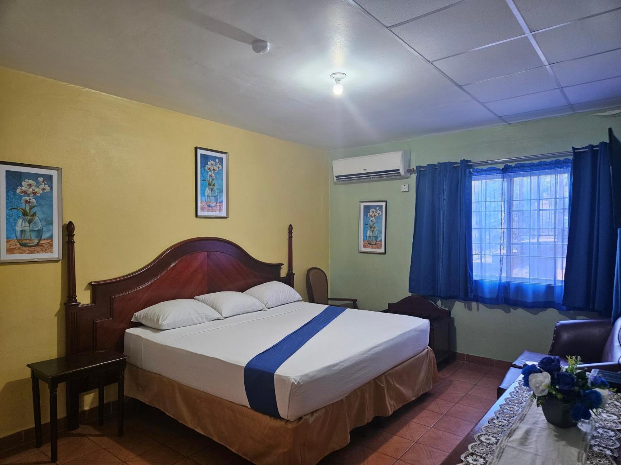 Palm Bay Guest House&Restaurant Montego Bay Extérieur photo
