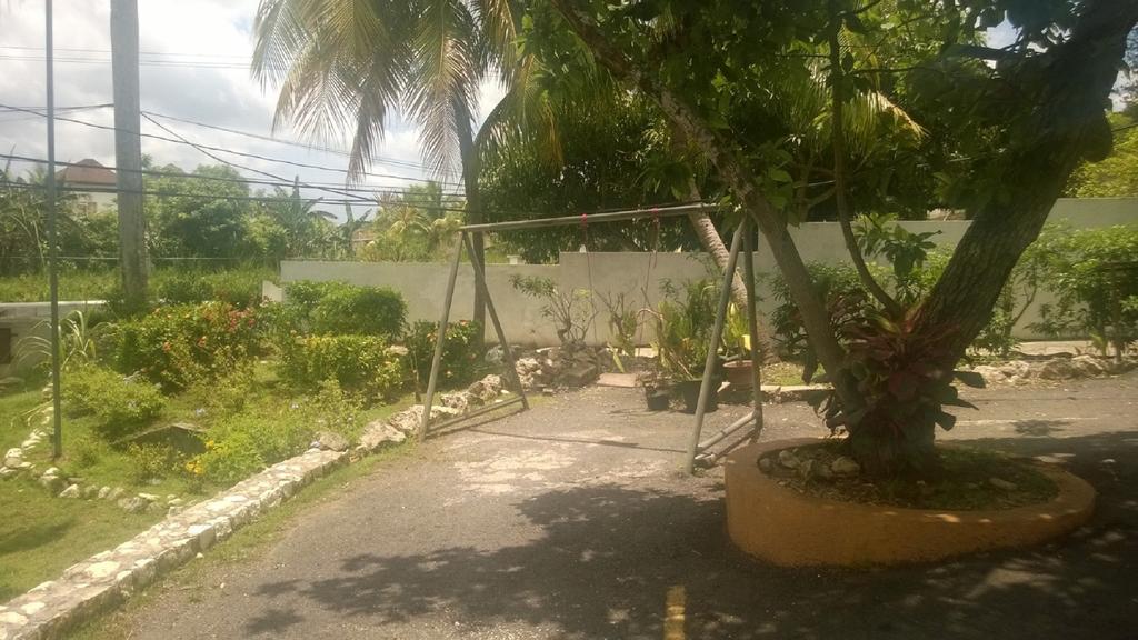 Palm Bay Guest House&Restaurant Montego Bay Extérieur photo