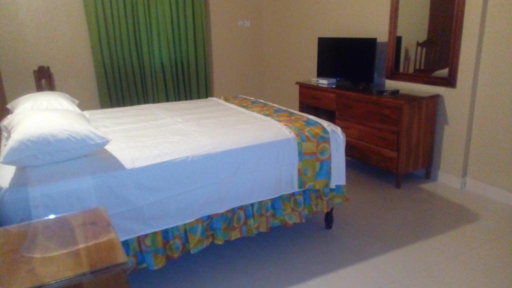 Palm Bay Guest House&Restaurant Montego Bay Extérieur photo