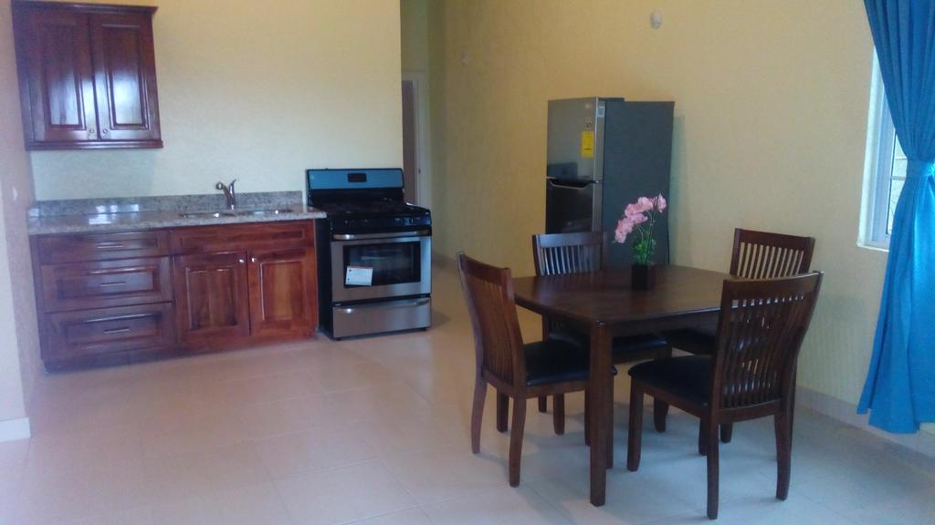 Palm Bay Guest House&Restaurant Montego Bay Extérieur photo